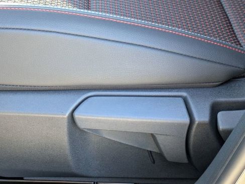 New 2026 Nissan Kicks SR image 16