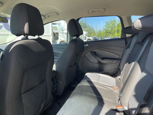 Used 2017 Ford Escape SE w/ Equipment Group 201A AWD/4WD image 11