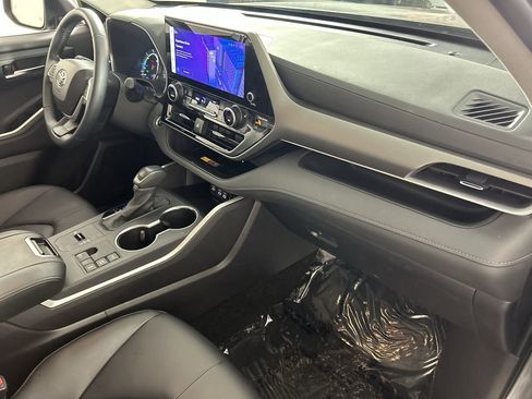 Used 2026 Toyota Highlander XLE AWD/4WD image 28
