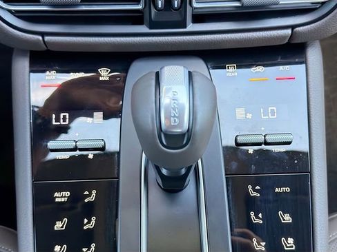Used 2026 Porsche Macan Turbo AWD/4WD image 34