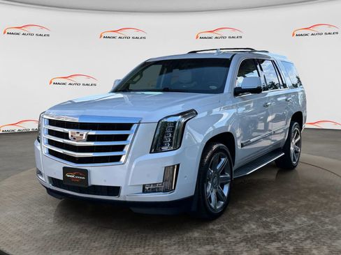 Used 2018 Cadillac Escalade Luxury AWD/4WD image 1