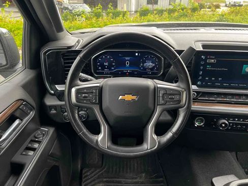 Used 2022 Chevrolet Silverado 1500 LT image 21