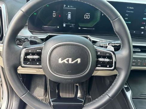 Used 2025 Kia Sorento EX w/ EX Panoramic Sunroof Package AWD/4WD image 26