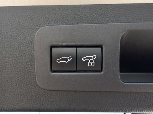 Used 2023 Lexus LX 600 4WD w/ Accessory Package (Z1) image 35