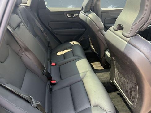 Certified 2023 Volvo XC60 B5 Plus AWD/4WD image 28
