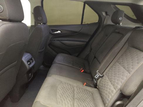 Used 2018 Chevrolet Equinox LT image 18