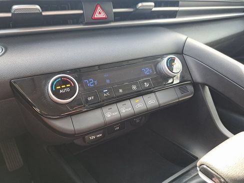 Used 2023 Hyundai Elantra SEL FWD image 19