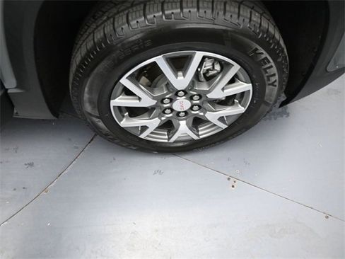 Used 2023 GMC Acadia SLE w/ Driver Convenience Package image 39