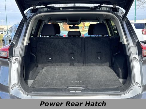 Used 2024 Nissan Rogue SV image 13