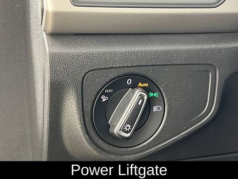 Used 2020 Volkswagen Atlas Cross Sport SE image 15