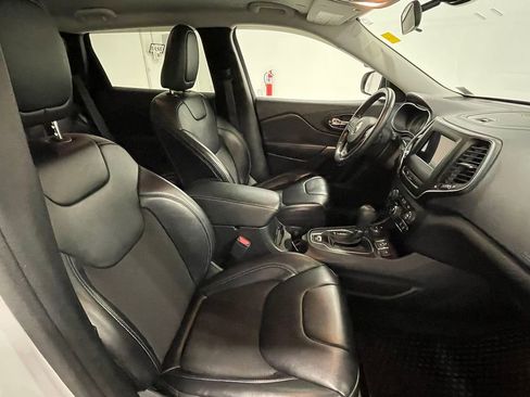 Used 2020 Jeep Cherokee Latitude Plus w/ Cold Weather Group image 26