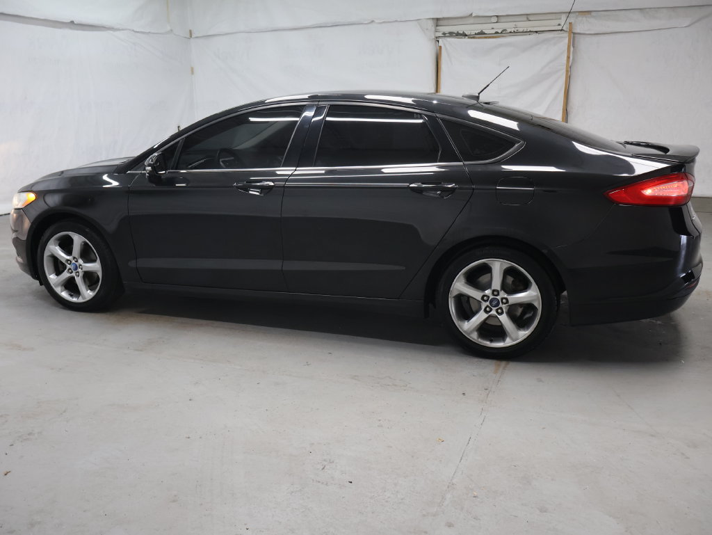 Used 2013 Ford Fusion SE FWD image 4