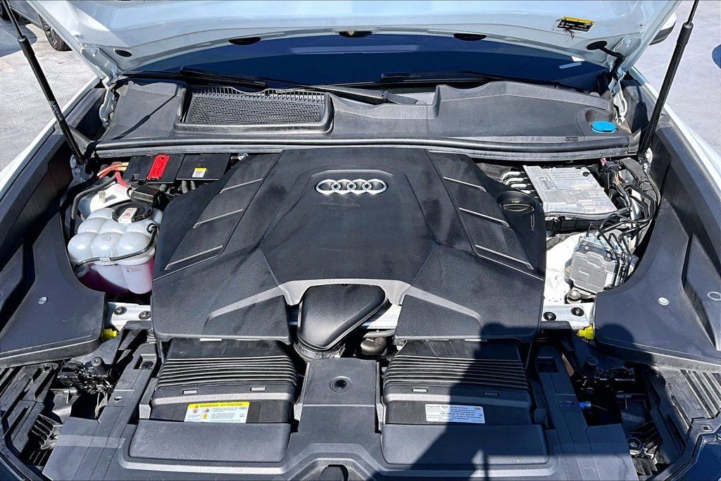 Used 2022 Audi Q8 Premium AWD/4WD image 28