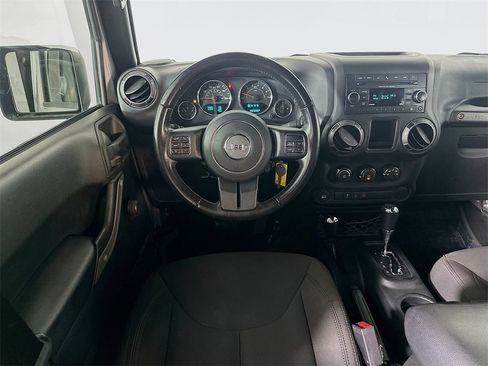 Used 2018 Jeep Wrangler Unlimited Sport w/ Connectivity Group image 22