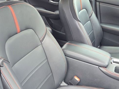 Used 2025 Nissan Sentra SR w/ SR Premium Package image 9