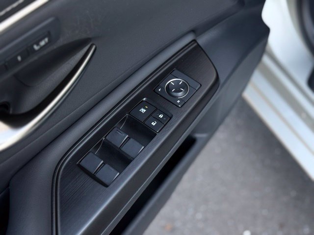 Used 2019 Lexus ES 300h w/ Premium Package FWD image 13