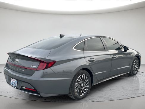 Used 2022 Hyundai Sonata Limited w/ Cargo Package FWD image 6