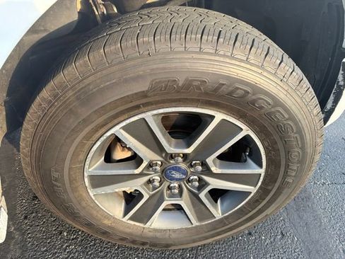 Used 2015 Ford F150 Lariat w/ Equipment Group 502A Luxury AWD/4WD image 27