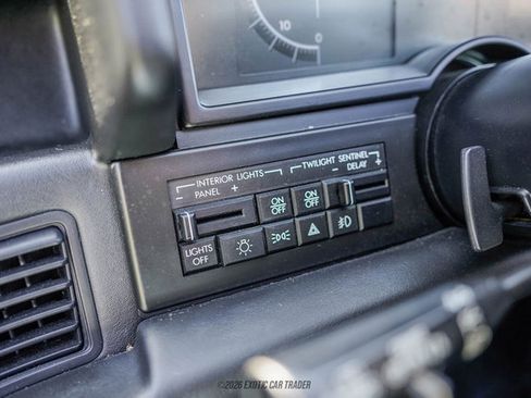 Used 1993 Cadillac Allante FWD image 42