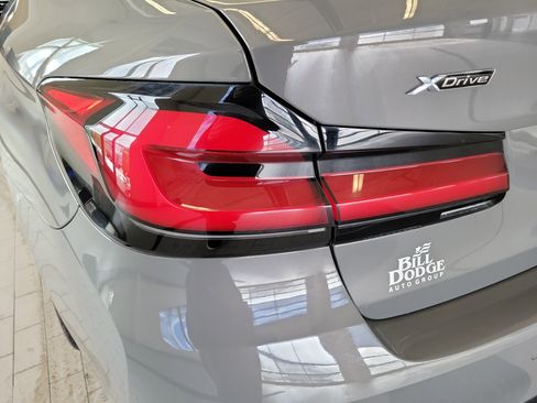 Used 2022 BMW 530i xDrive w/ Convenience Package image 11