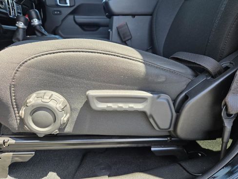 Certified 2022 Jeep Wrangler Unlimited Sport image 25