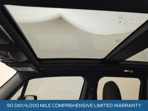 Used 2021 Jeep Renegade Latitude w/ Sun & Sound Group FWD image 9