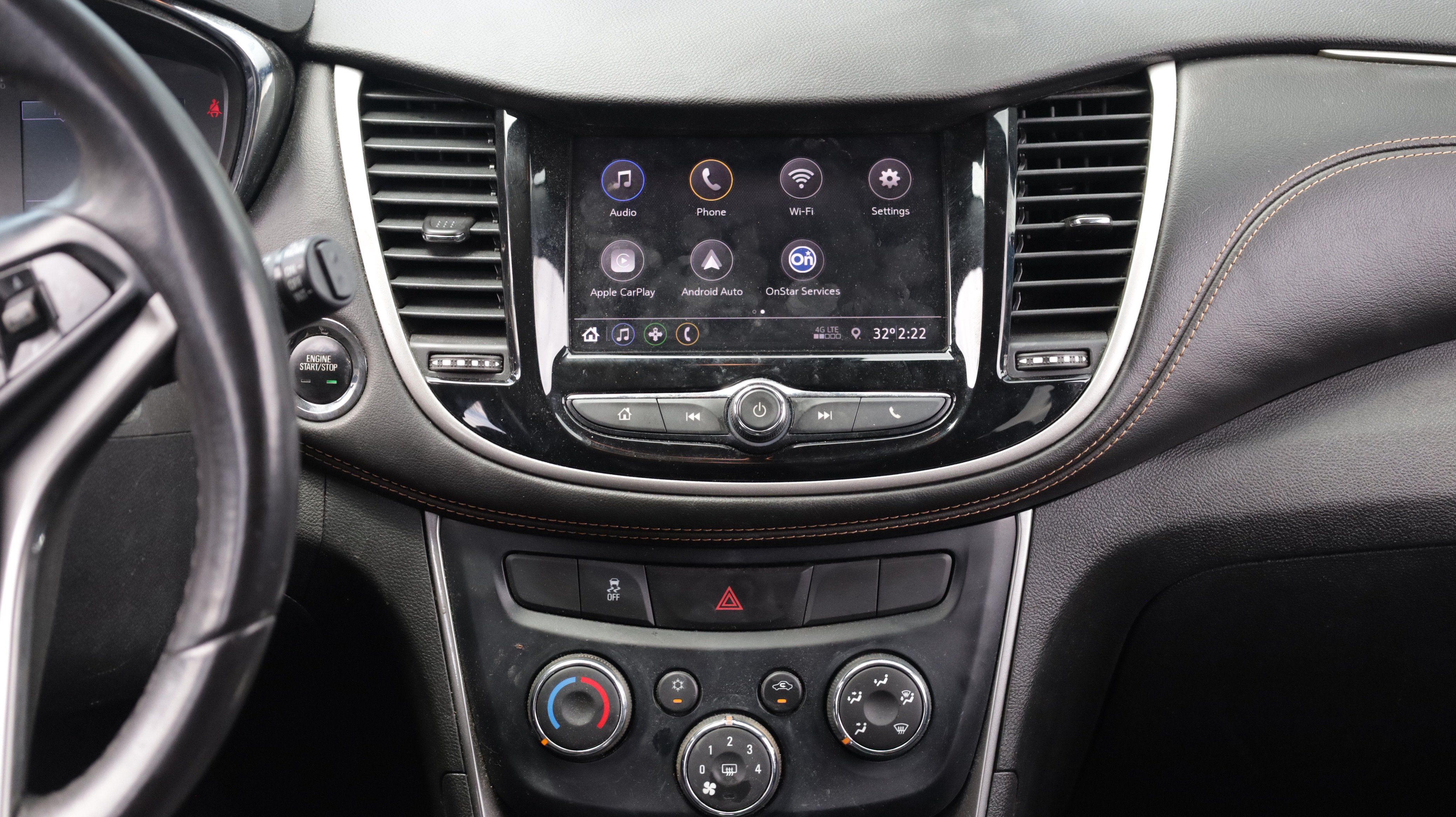Used 2020 Chevrolet Trax LT w/ LT Convenience Package FWD image 9