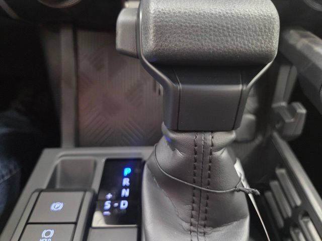 Used 2025 Toyota Camry SE w/ Convenience Package FWD image 78
