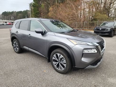 Used 2023 Nissan Rogue SV image 7