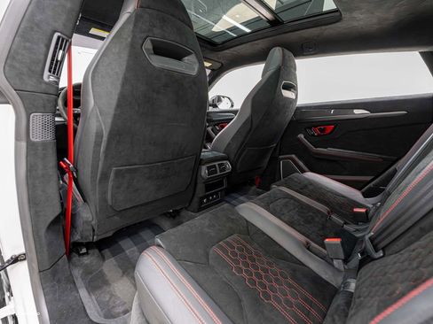 Used 2023 Lamborghini Urus Performante image 40