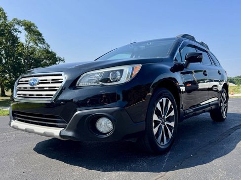 Used 2015 Subaru Outback 2.5i Limited AWD/4WD image 3