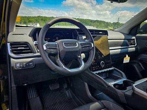 New 2026 GMC Terrain Denali w/ LPO, Floor Liner Package AWD/4WD image 14