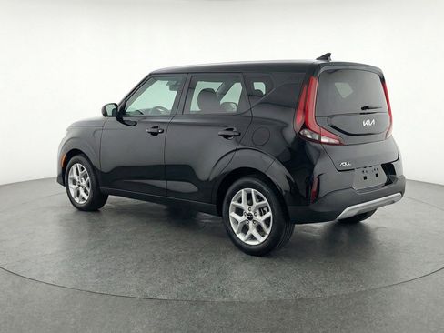 Used 2025 Kia Soul LX w/ LX Technology Package image 6