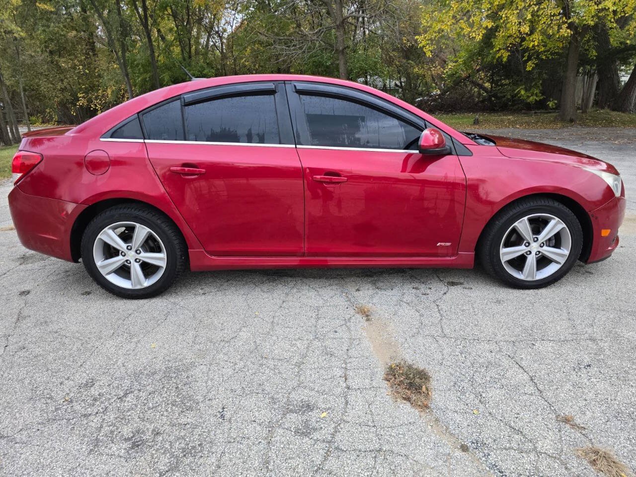 Used 2013 Chevrolet Cruze LT w/ RS Package FWD image 4