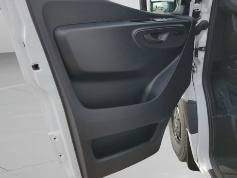 Used 2025 Mercedes-Benz Sprinter 2500 image 25