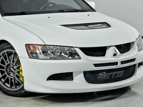 Used 2005 Mitsubishi Lancer Evolution MR AWD/4WD image 2