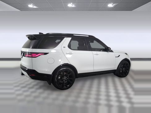 Certified 2025 Land Rover Discovery Dynamic SE image 8