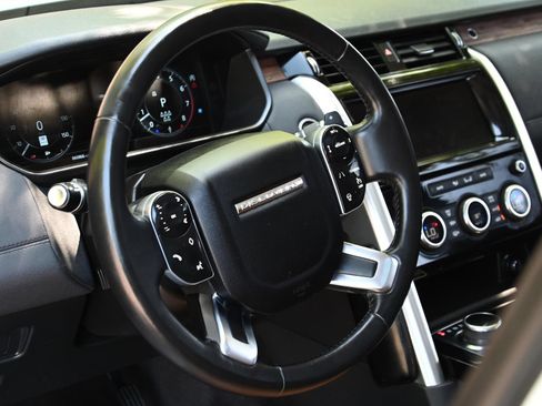 Used 2019 Land Rover Discovery HSE AWD/4WD image 25