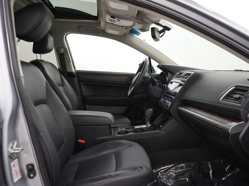 Used 2016 Subaru Outback 2.5i Limited AWD/4WD image 11