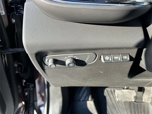 Used 2021 Buick Envision Avenir image 17