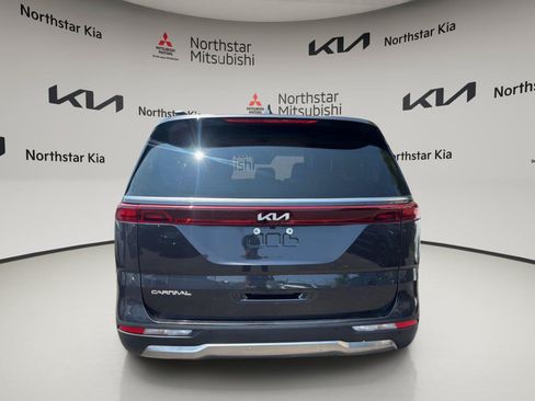 Used 2024 Kia Carnival SX FWD image 5