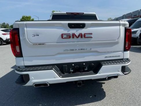 Used 2025 GMC Sierra 1500 Denali w/ Denali Reserve Package AWD/4WD image 3