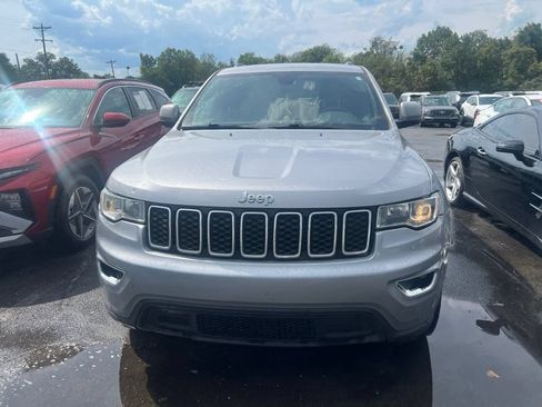 Used 2018 Jeep Grand Cherokee Laredo RWD image 4