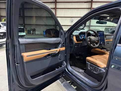 Used 2022 Ford Expedition Max Platinum AWD/4WD image 13