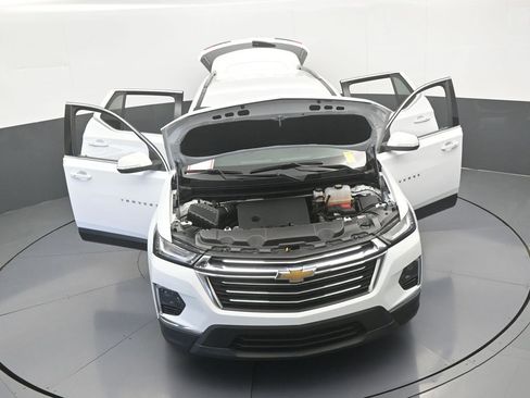 Used 2023 Chevrolet Traverse LT image 70