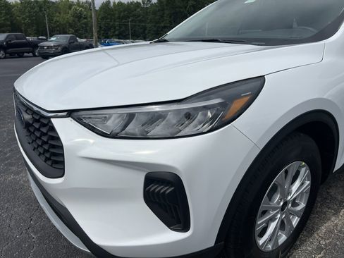 New 2025 Ford Escape Active image 9