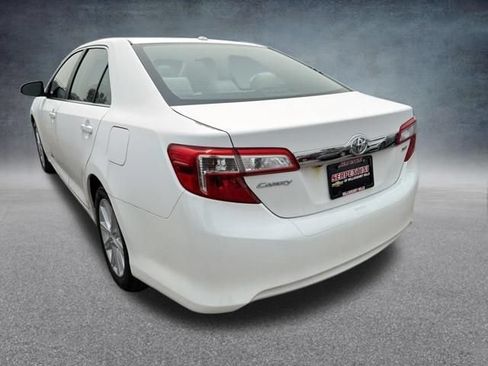 Used 2012 Toyota Camry XLE w/ Leather Pkg FWD image 10