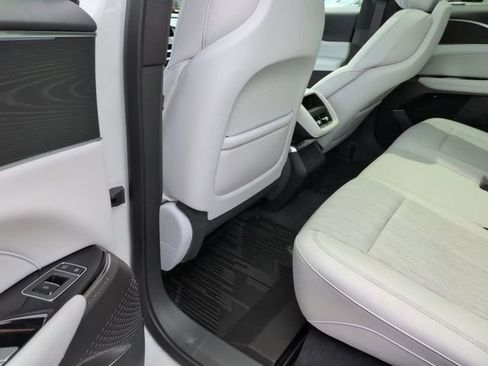 Certified 2024 Cadillac Lyriq Luxury AWD/4WD image 27