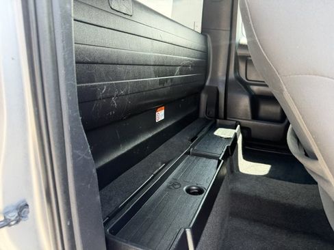 Used 2017 Toyota Tacoma SR RWD image 14