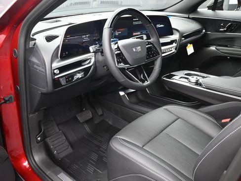 New 2026 Cadillac Lyriq Luxury image 9